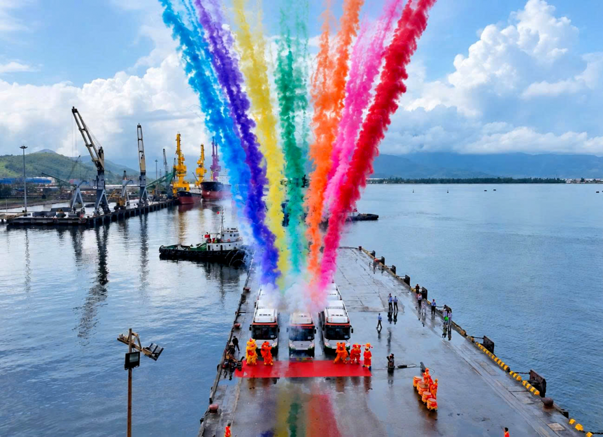 (Welcoming ceremony for the first RoRo vessel call at Chan May Port, Hue City)