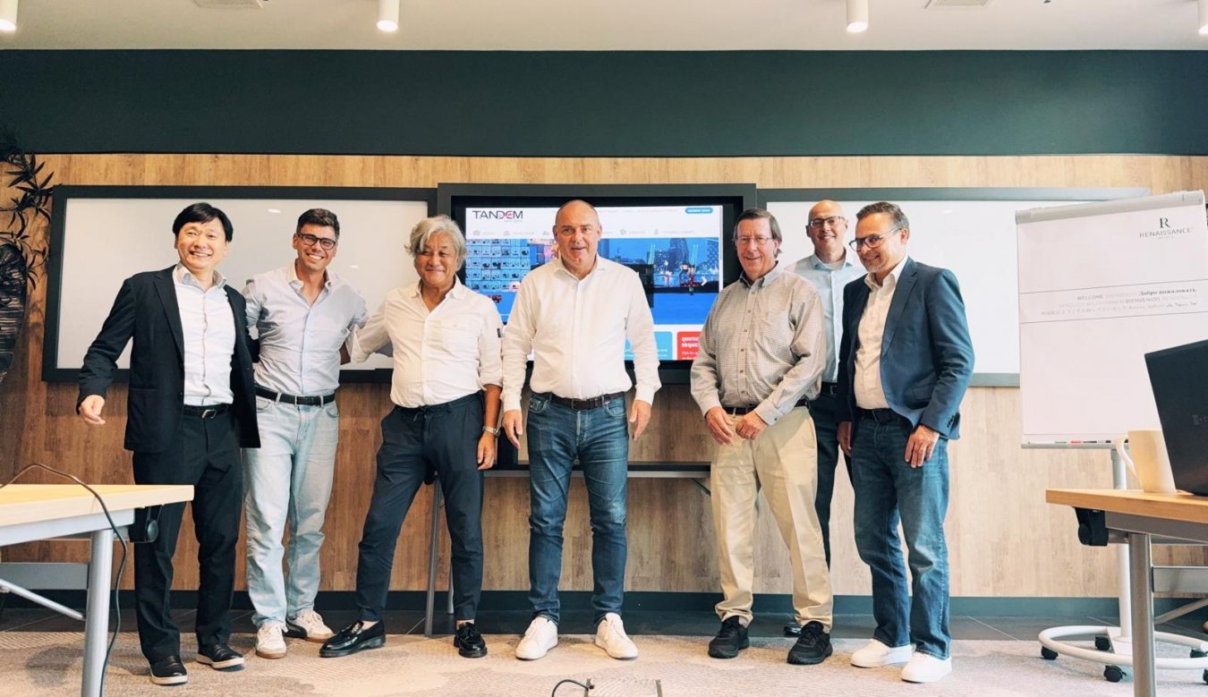 l.t.r EB Members Takayoshi Nagato (Japan), Roberto Benvenuti (Italy), Toru Tayama (Japan), Oliver Thormaehlen (Germany), Steven Powell (USA), Tandem ED Frits Schouffoer, Raymond van der Veld (MD of Member company Tandem Netherlands)