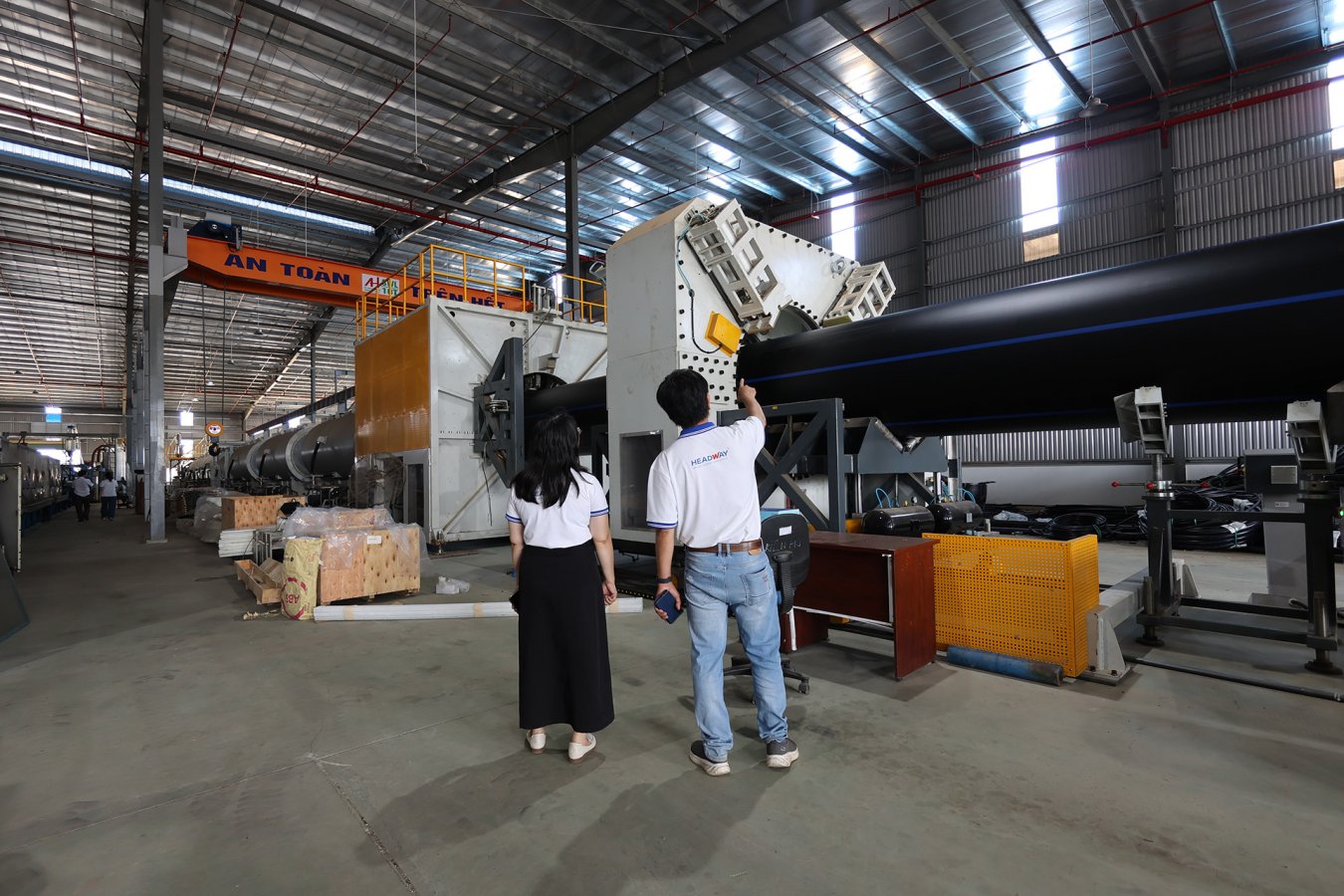 Tandem Vietnam conducts an on-site assessment of plastic pipe production lines to develop optimized transportation solutions for the project