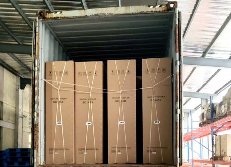 (The display cooler shipment is ready to depart on the transport route from Ningbo to Los Angeles.)
